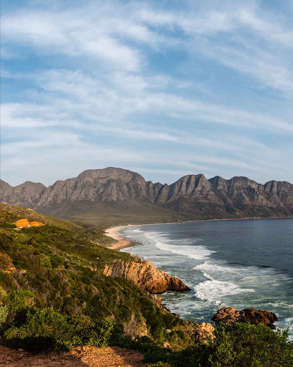 Tours_By_Locals's tweet photo. The #GardenRoute stretches from #Mosselbay to #Humansdorp - about 200km in the #SouthCape. It's an area that should be included on anyone's itinerary when visiting #SouthAfrica.

𝗧𝗿𝗮𝘃𝗲𝗹 𝗧𝗵𝗲 𝗚𝗮𝗿𝗱𝗲𝗻 𝗥𝗼𝘂𝘁𝗲
𝙏𝙤𝙪𝙧𝙨 𝙗𝙮 𝙡𝙤𝙘𝙖𝙡𝙨
↪ https://t.co/kJhFx3wsdP https://t.co/uyAbbCSKXJ