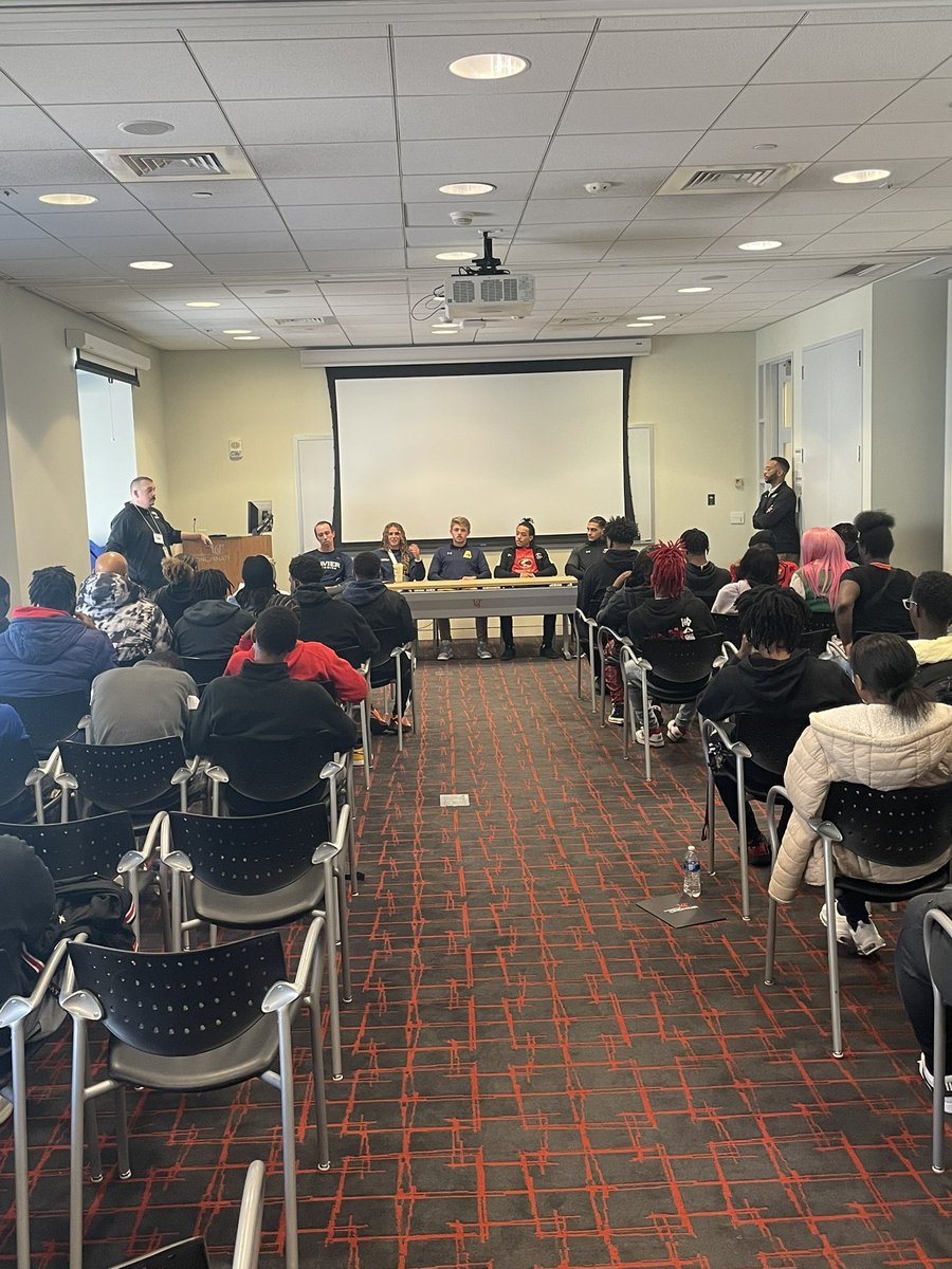 iamcpsathletics's tweet photo. Big shout out to the college student athletes that are sharing their experience and knowledge with our @IamCPS students! Thanks for helping prepare our students for what’s next! #cpscollegeweek #bepresent https://t.co/iETTmXG6nF