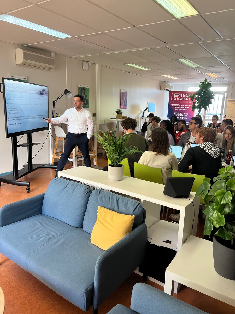 EpitechDigital's tweet photo. Ce mercredi 26 octobre, une masterclass a été organisée au sein du campus de #Bordeaux. Nos étudiants ont eu l’opportunité d’échanger avec Guillaume SANNA, DPO à https://t.co/MDjakJi9aE autour du sujet de la RGPD et des problématiques connexes.  
#epitechdigital #data #rgpd https://t.co/H42sPt81Rz