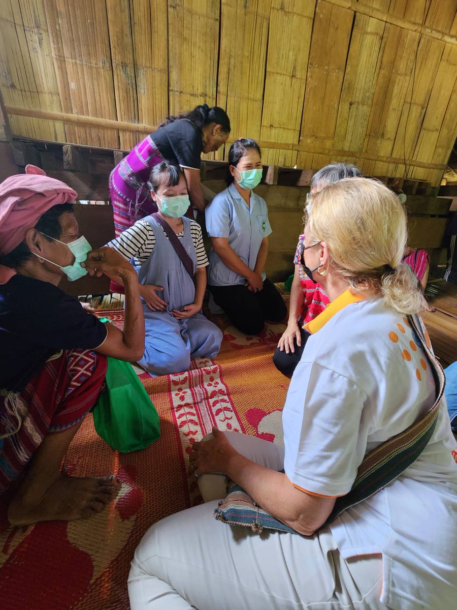 Unfpa_Thailand's tweet photo. What a privilege moment to meet with traditional birth attendants with @AsaTorkelsson's, @SabharwalGita's visit to a remote village of Mae Sariang District, Mae Hong Son.
Thank you to @Pr_Anamai and @ThisIsReckitt for partnership and support #SafeBirthforAll. https://t.co/d94OCaVfD7