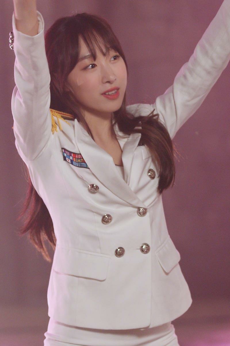 timeto_soobin's tweet photo. 191028 우정들의 GENIE♥ 우주소녀의 <올라운돌 – 소원을말해봐> 비하인드

#우주소녀 #WJSN #수빈 #SOOBIN https://t.co/1NAyID0lPd