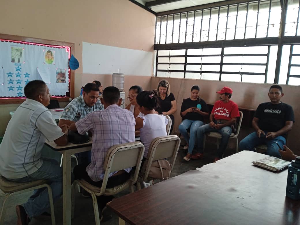 Sugeralva's tweet photo. Curso de la Escuela de Planificación, en la U.E. María Belisario de Sánchez @Fundabit_ @fundabitguaric2 https://t.co/UREByUOq8t