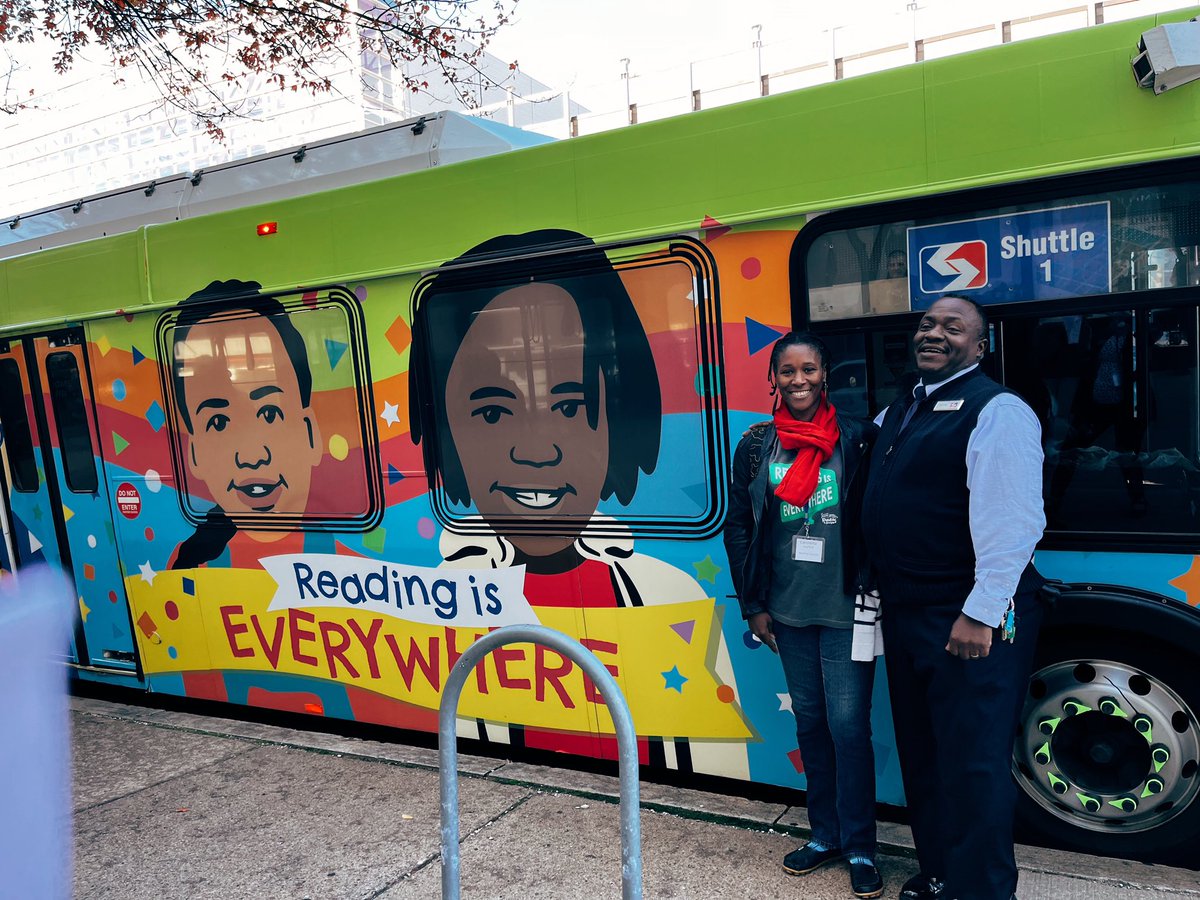 Readby4th's tweet photo. When it comes to celebrating literacy, we're on a roll. Check out these playful learning buses! #readingpromise #philly @WilliamPennFdn @playfullearng https://t.co/j4zJwd7HqL