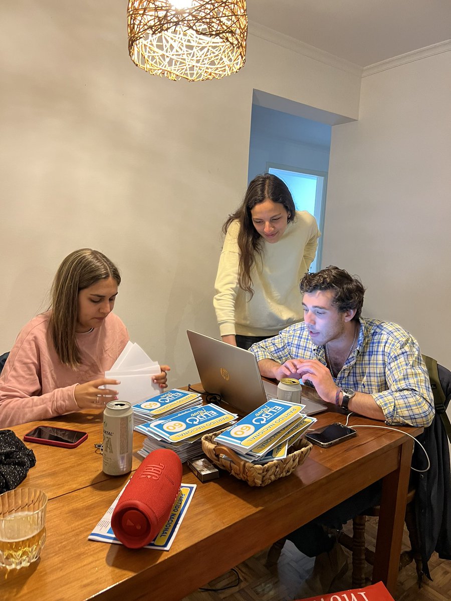 NachoFagalde22's tweet photo. Solo restan 48 horas para las elecciones de Jóvenes del Partido Nacional ! 
Desde la capital, con la barra de @elijo_futuro, continuamos trabajando y arrimándole la 60 a compañeros y amigos para llenar las urnas este sábado. 🗳 https://t.co/XKn3aUsRkM