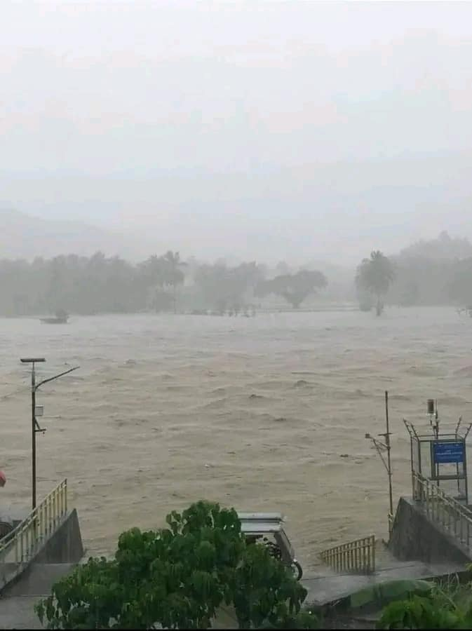 iconnics_'s tweet image. Different parts of Aklan province were submerged in floodwater due to the tropical storm.

AKLAN NEEDS HELP
#PaengPH
#PrayforAklan 
#AklanNeedsHelp