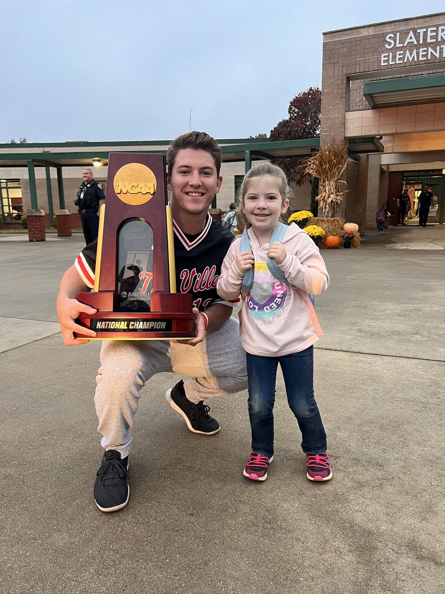 NGUBaseball's tweet photo. Fun morning volunteering at drop-off for Slater Marietta Elementary.  Hopefully we helped start the kids’ day with a smile!  #ForTheVille https://t.co/Gln1cMgMy4