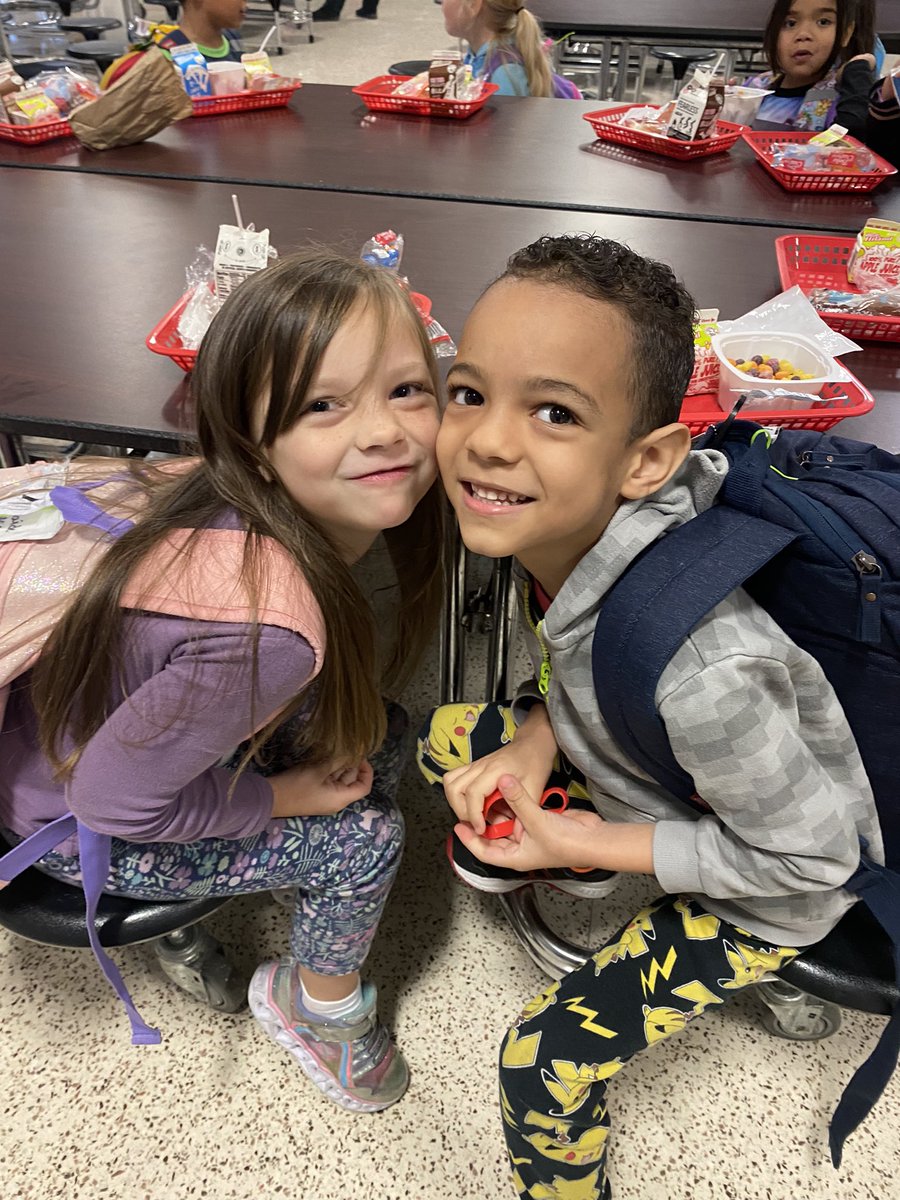 FOLLOW YOUR DREAMS…be drug-free. <a href="/HumbleISD_OE/">Oaks Elementary</a>