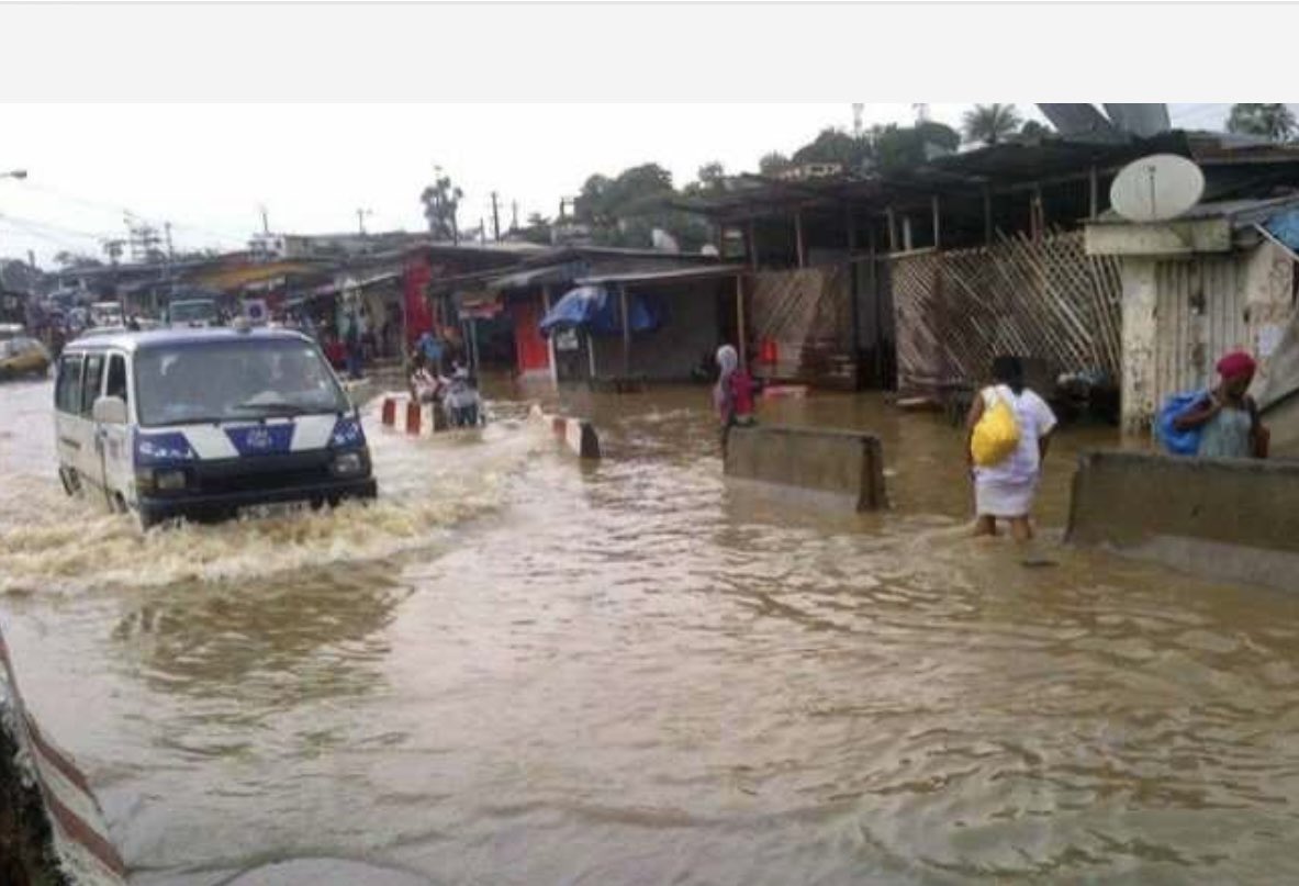 Peur à Libreville : pluie, inondation et glissement de terrain .