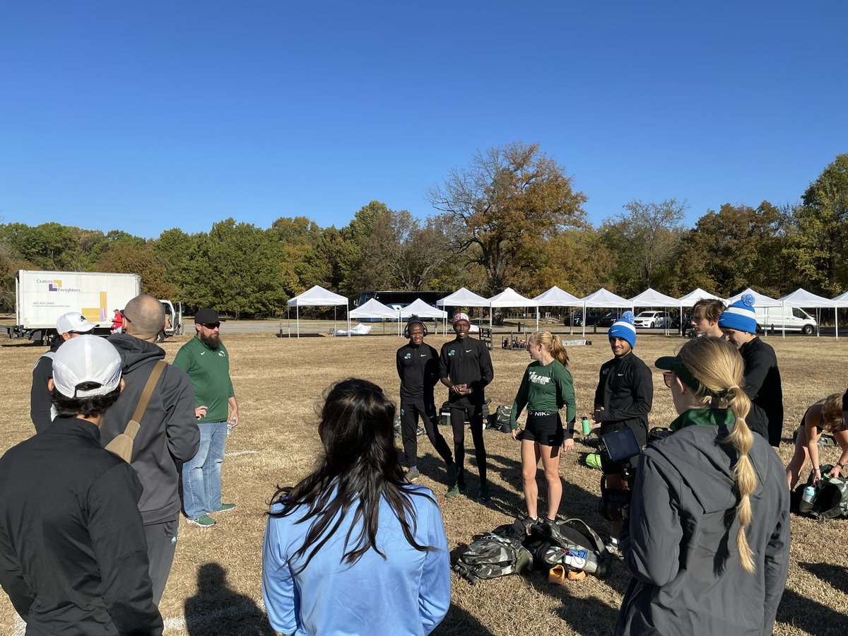 GreenWaveXCTF's tweet photo. A beautiful sunny and cool morning for the team at Mohawk Park before the first practice in Tulsa prior to the start of the 2022 @AmericanXCTrack Cross Country Championships 

#RollWave 🌊 https://t.co/Dr0Adtsy5p