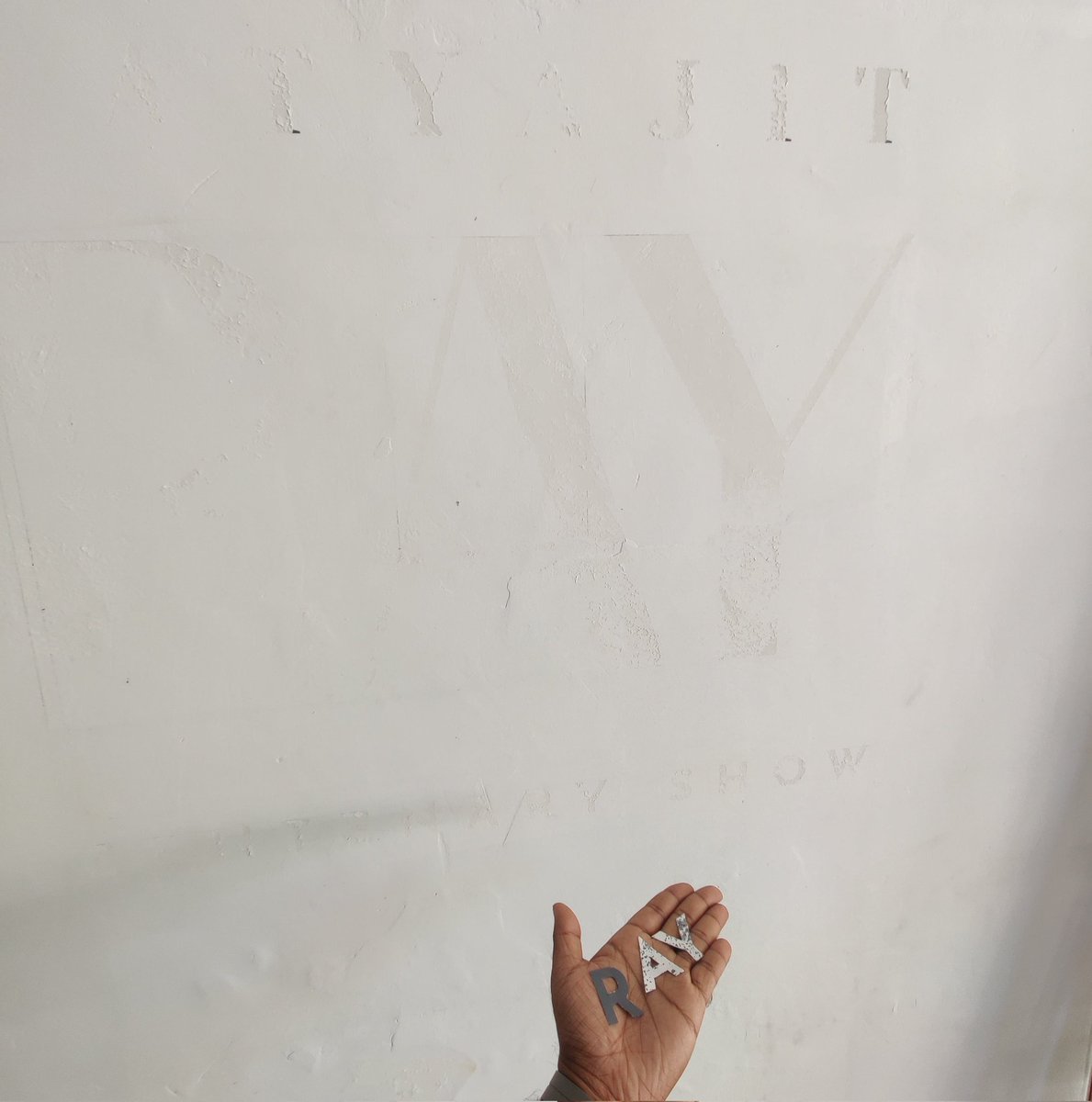 sidsiv14's tweet photo. 'The Satyajit Ray Centenary Show Vol-III' comes to an end after completing a fabulous 1 month at the Durbar Hall Gallery, Ernakulam. Thank you to all those who made it possible! It is a bittersweet experience holding on to the letters that had meant so much only a few hours ago. https://t.co/BcU70AOQWt