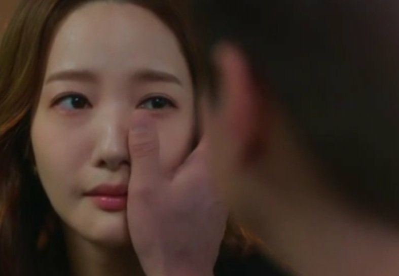 sadsongforever's tweet photo. I love that Ji Ho Oppa always there for Jamie with all of the things that going around, he never questioned or doubted her actions which makes him the best hasbund among all of her clients ♥️😭
#LoveInContractEp12 #LoveInContract https://t.co/YlI1sVkBwj