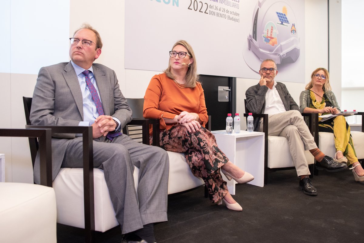 FiconFeval's tweet image. Segunda Jornada de Foro Ficón en @FEVAL_ en #DonBenito.
Mesas Redondas, charlas, curso y comida networking. 🔝
Echa un vistazo al programa de mañana, 28 de octubre.  ⬇️⬇️
feval.com/ficon/programa/
Te esperamos!!
#Feval #foroficon #FeriasExtremadura #Construcción