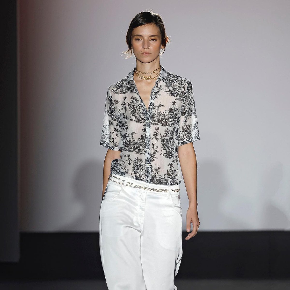 080_bcn_fashion's tweet photo. Descubre ‘Indies’, la colección de @LeborGabala con la que viajar al siglo XVI.
#LeborGabala #080BcnFashion #30Edition #Undressyourmind #NewEdition #StayInspired #Barcelona #FashionWeek #Fashion #Moda #FashionShows #Runway https://t.co/6nPqASicnT