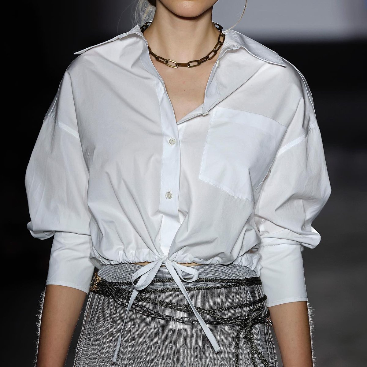 080_bcn_fashion's tweet photo. Descubre ‘Indies’, la colección de @LeborGabala con la que viajar al siglo XVI.
#LeborGabala #080BcnFashion #30Edition #Undressyourmind #NewEdition #StayInspired #Barcelona #FashionWeek #Fashion #Moda #FashionShows #Runway https://t.co/6nPqASicnT