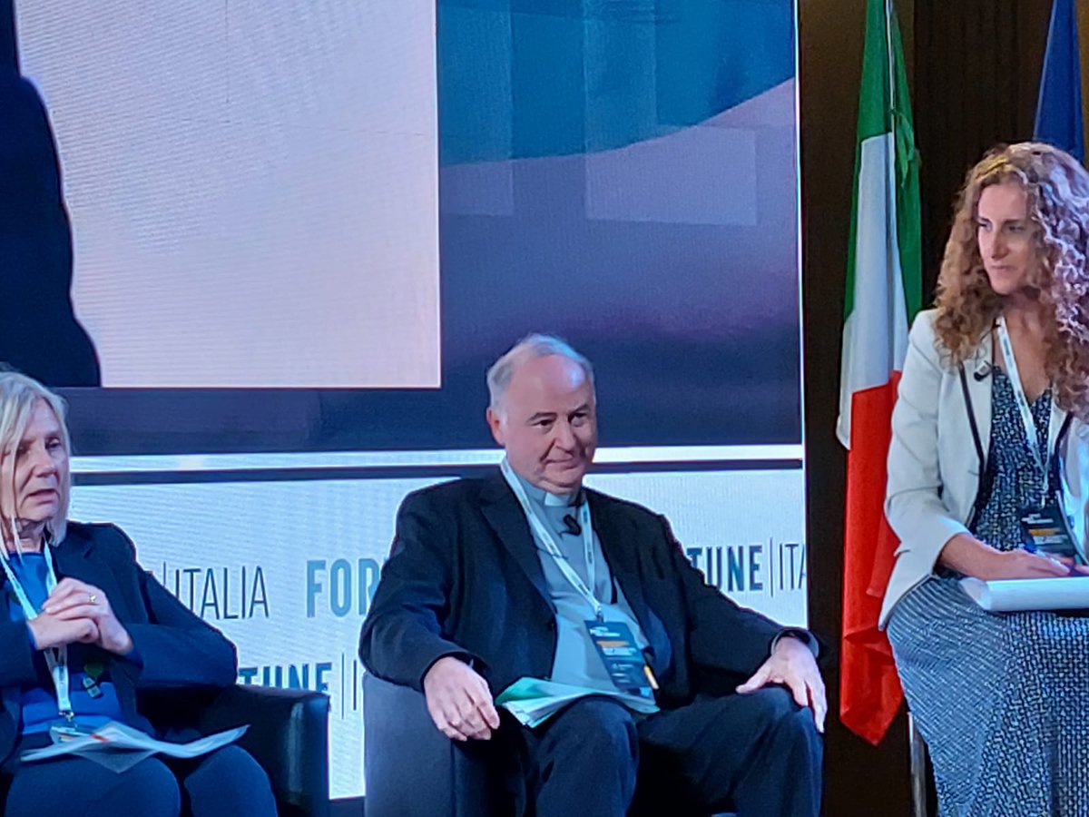 fortuneitalia's tweet photo. Secondo #Pegoraro Cancelliere @PontAcadLife, "la difficoltà è riuscire a coordinare bene conoscenze e competenze. Mi spiace notare come in tutto questo, il ruolo dell'etica e della bioetica sia ancora poco influente". #ForumHealth 

https://t.co/57MlLvXYxb https://t.co/NLDdY13bGw