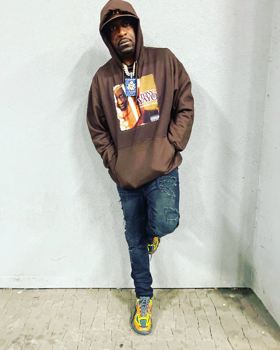 TonyYayo's tweet photo. I don't expect people to respect and understand my GRIND, when God didn't give them my VISION 🔭🦍⚡️
📍Next Stop: Athens, Greece 🇬🇷
#Passportboyz #GLG #GLGWT2 #Branson #GLGWT #Welcometotheculturepodcast https://t.co/AEBrJeFpVc