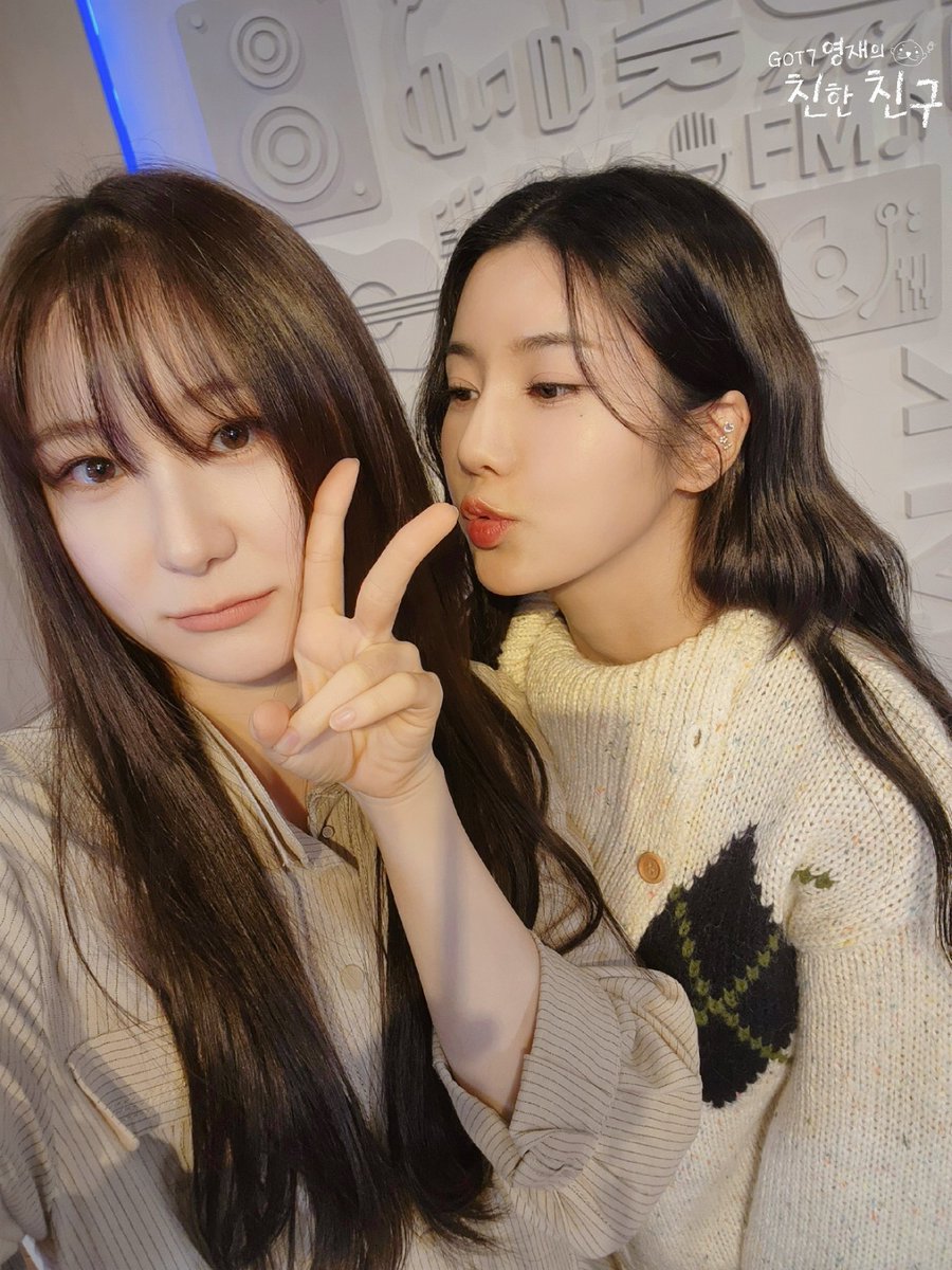 mbcbf_ever's tweet photo. 🦦친친 스테이지8🦦

친한친구에 진짜 찐친의 등장이라...😎
마포즈 비주얼도 실력또도동 매력 심해🌊❤

@KWONEUNBI 
@official_LCY 

#GOT7영재의친한친구 https://t.co/vIpAAPlbYi