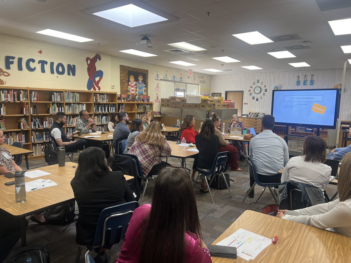 Amazing Assistant Principals leading and learning together. #LearningWalks #collaboration #SisterSchools <a href="/EMSISD/">EMS ISD</a> <a href="/MelCurtis27/">Melissa Curtis</a>