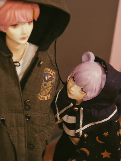 四郎くん「"ハロウィンっぽい服装で集合しよ"って自分が言ったんじゃん!なんで僕だけなの!」みたいな写真になった。 