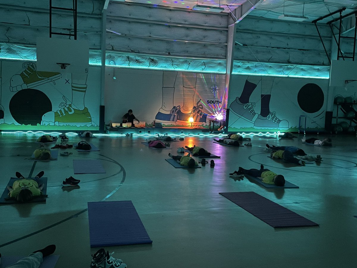 RIZZUTOELEM's tweet photo. Coach Land helped students implement  Wellness Wednesday by using mindful movements and stillness with sound.  

#mentalhealth 
#takeapause
#restrelaxreset
#ChooseLP https://t.co/CbxhP6Li6F