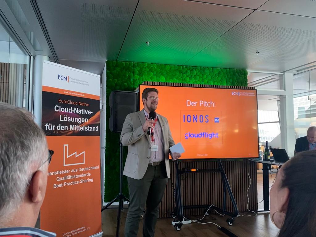 .<a href="/ionos_com/">IONOS</a> im Pitch um das beste #Kundeprojekt beim <a href="/ECNSummit/">Enterprise Cloud Native Summit</a>: Sie präsentieren #cloudflight!

#ECNAward <a href="/eco_de/">eco e.V.</a> <a href="/EuroCloud_DE/">EuroCloud Deutschland_eco e. V.</a>
