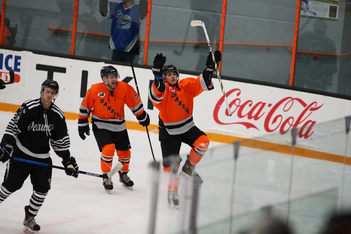 Rookie Luke Richards tied the Hat Tricks franchise record with six points Saturday.

Hat Tricks Insider Jim Cerny has the back story on how Richards got there

danburyhattricks.com/news/luke-rich…