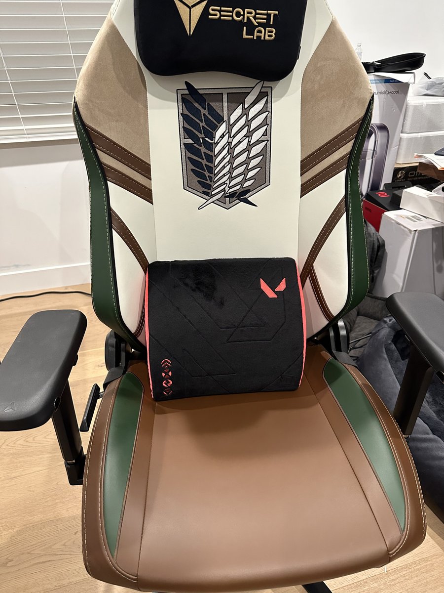 TenZOfficial's tweet image. .@secretlabchairs’ first ever VALORANT collection and it’s coming with an exclusive Riot Fist Bump Buddy chair attachment!
Get your official chair, lumbar pillow and desk accessories now: tinyurl.com/TenZxSecretlab…

#SecretlabPartner
