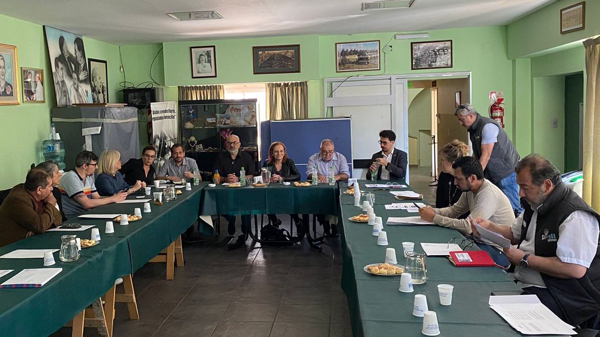 DefdelPublico's tweet photo. 📌Llevamos adelante el segundo encuentro del Consejo Asesor del Observatorio de Prácticas Comunicacionales e Informativas sobre Trabajadores, Trabajadoras y Organizaciones Sindicales. 

Se desarrolla en la sede de @APLCongreso y en la apertura participó @miriamlewindefe https://t.co/vaDbhQlyzN
