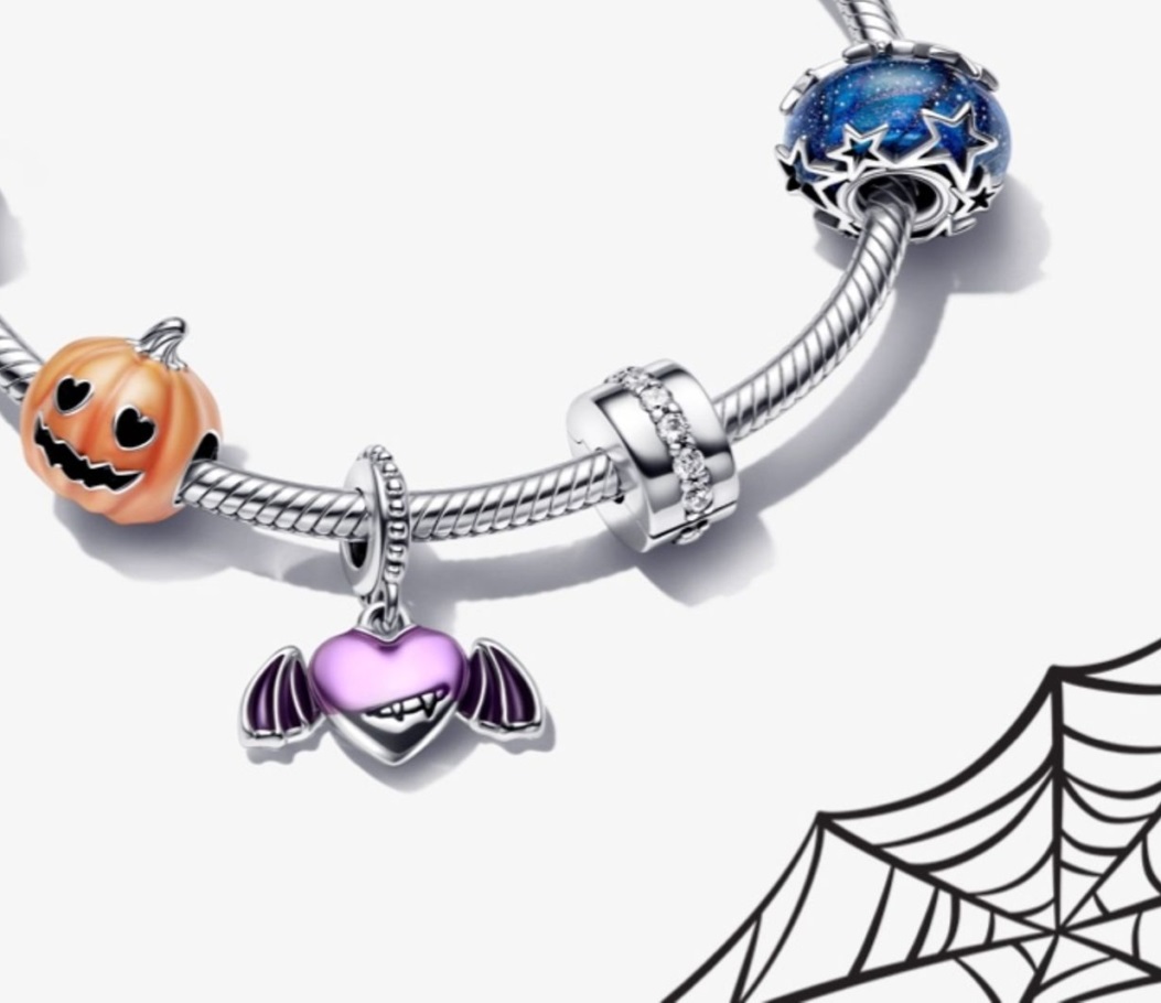 New Pandora charms just in time for Halloween 🕸️