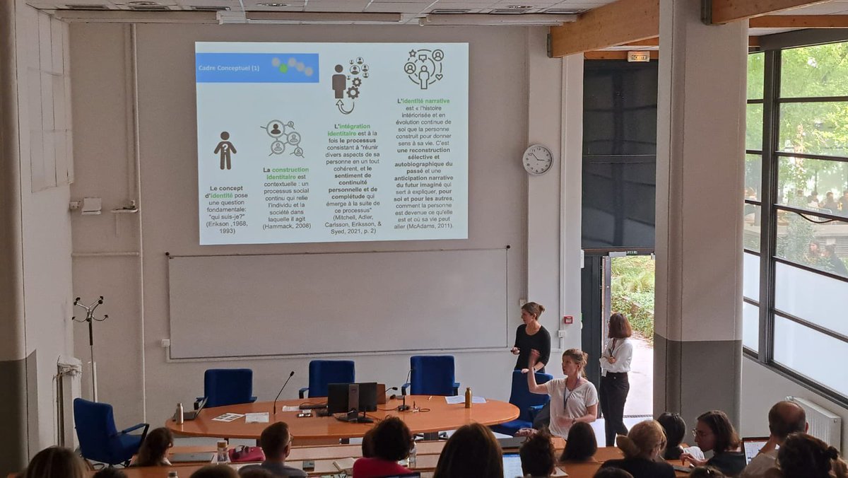 Julie_HeP's tweet photo. @Labo_Coactis @Julie_Solbreux @FredDufays Merci pour vos retours et bravo @Julie_Solbreux pour ce troisième papier de thèse en éducation à l’entrepreneuriat social.  Beau défi de présenter devant les chercheurs &amp; Les étudiants du master en #ESS https://t.co/ZkR81ElnsE