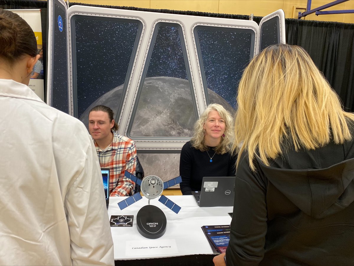 We love meeting Canadian educators! 🇨🇦

Our Youth STEM team was at <a href="/bcscta/">BCScTA</a> #Catalyst2022 and @AESTQ last week. This Friday, they will be <a href="/astnstu/">astnstu</a> in Halifax to present resources and opportunities for educators, including our new Space Brain Hack! asc-csa.gc.ca/eng/youth-educ…