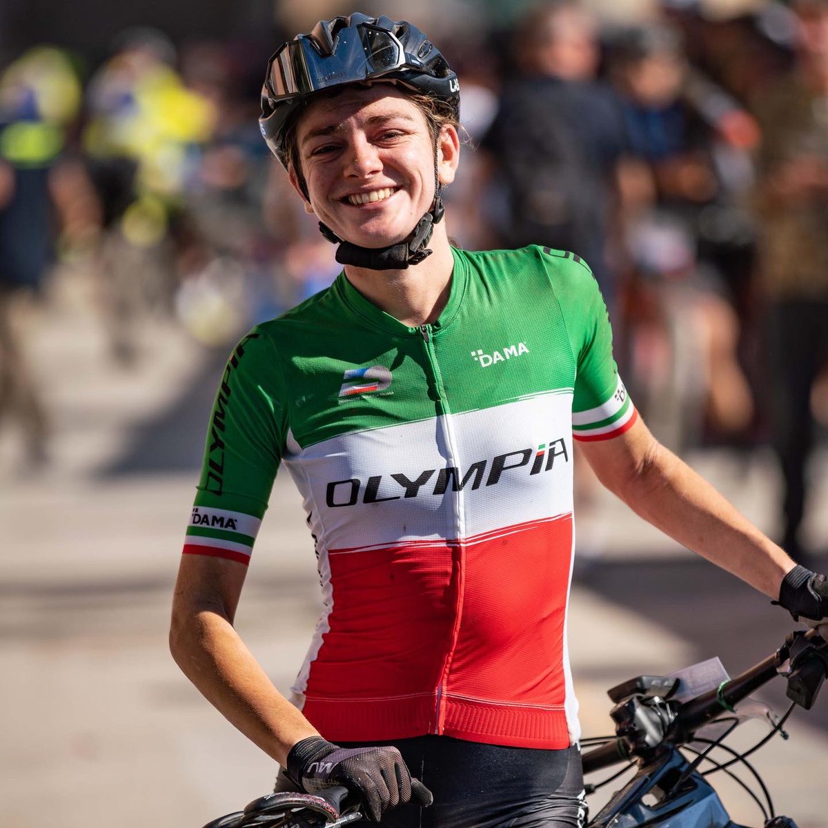 We have rejoiced 🍾 in each of her victories (11!), what a pleasure to welcome <a href="/claudia/">claudia pinoth</a>.peretti98 🇮🇹champ and 🇪🇺🥉in our headquarters!
 
[👆🏻It looks like her new Diablo wheels really aroused her interest 😉👍🏼]

#ursuscycling #ursuswheels #mtb #mtbmarathon #marathonmtb #mtblove