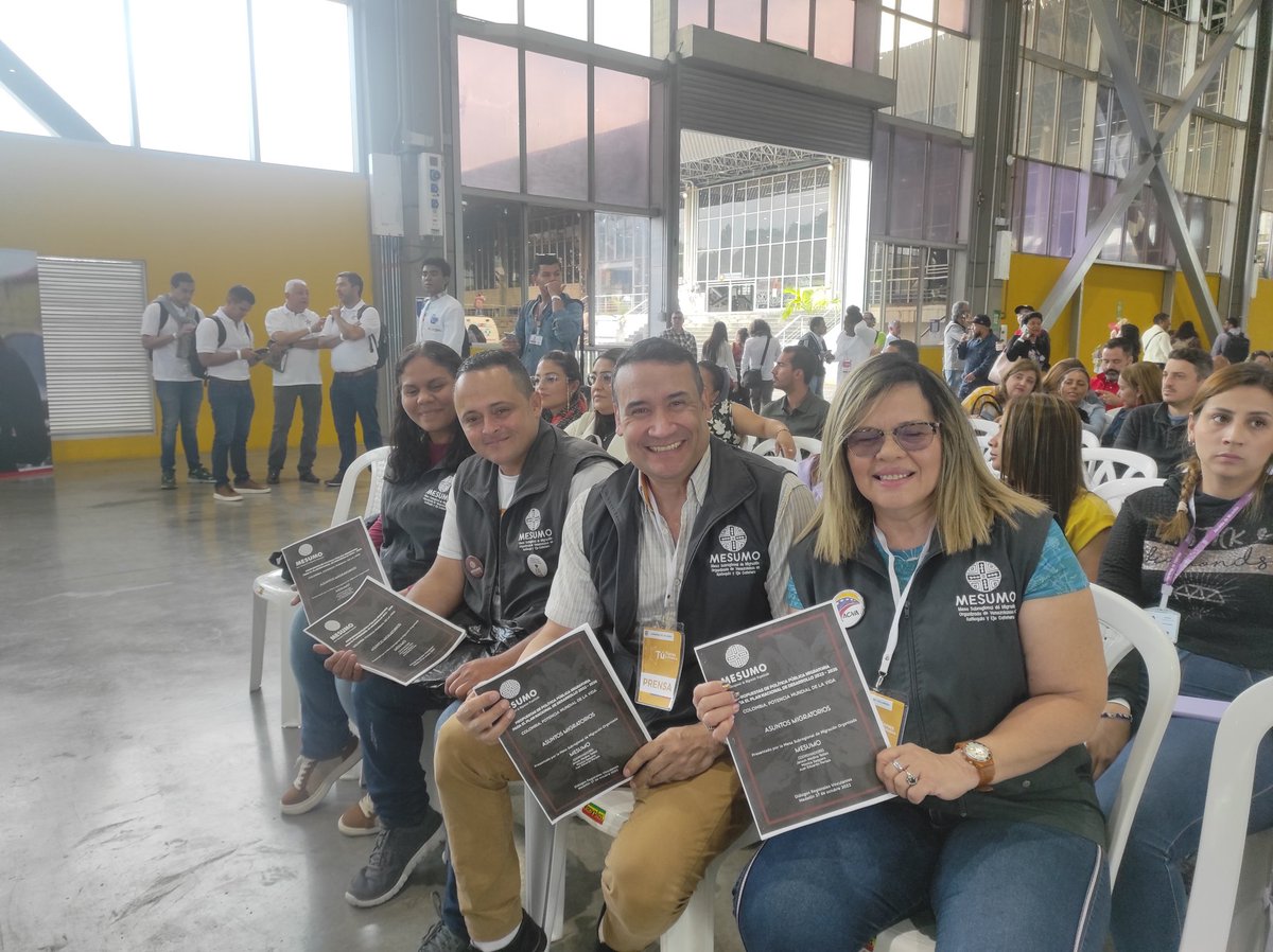 mesumocolombia's tweet photo. Estamos en #AntioquiaTienesLaPalabra en Medellín entregando propuestas para la inclusion de la población venezolana en en el PND. https://t.co/5f8ULeSyvs