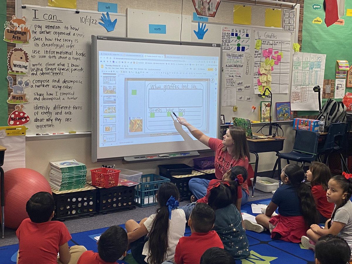 Students engaged in shared writing in <a href="/HendersonMicah/">Micah Henderson</a>’s class! #LISDLAS #OneLISD #WeAreCentral <a href="/felan1st/">Felan</a>