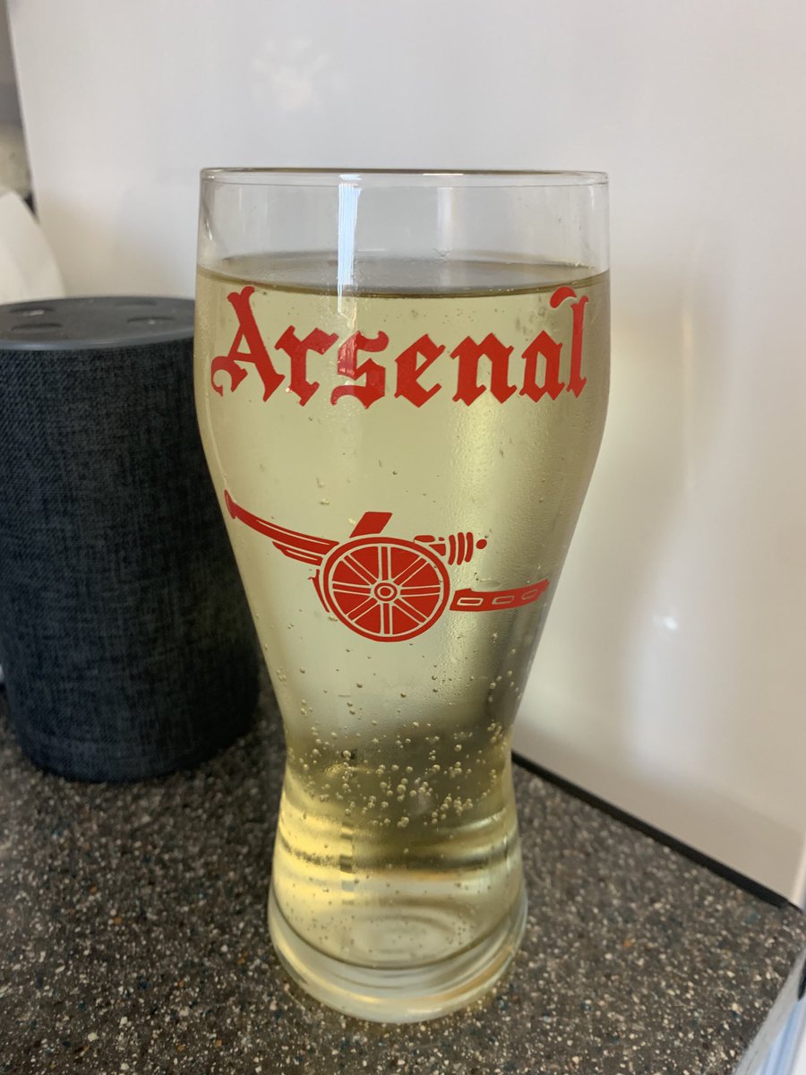 gingergoon's tweet photo. I do love an early kick off 👌🏻
#REDARMY https://t.co/72W1GMY7kQ