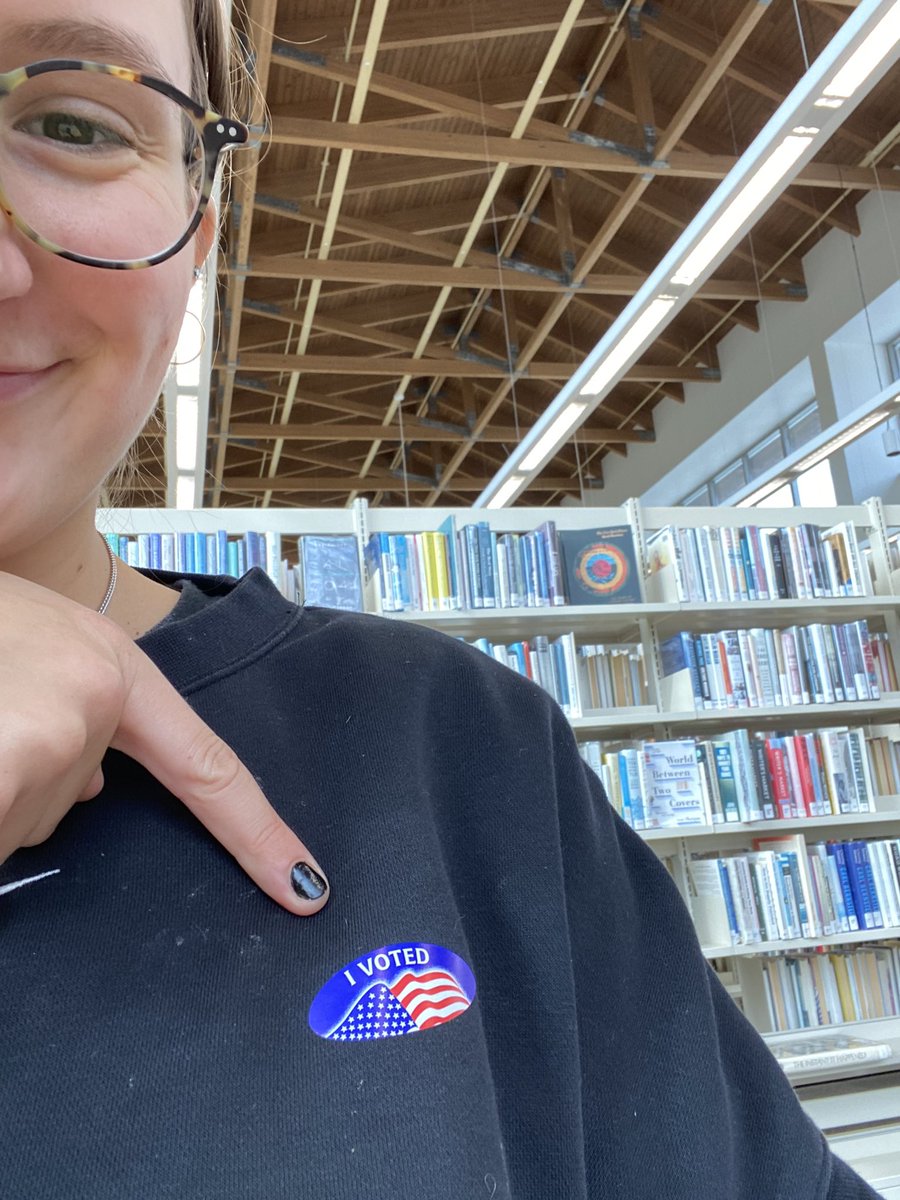 thenewlibrarian's tweet photo. Voted this morning at Chapel Hill Public Library!! They made my experience easy and fun. You can register in person during early voting in NC! GO VOTE YALL ❤️🤍💙 https://t.co/gc973VRf0x