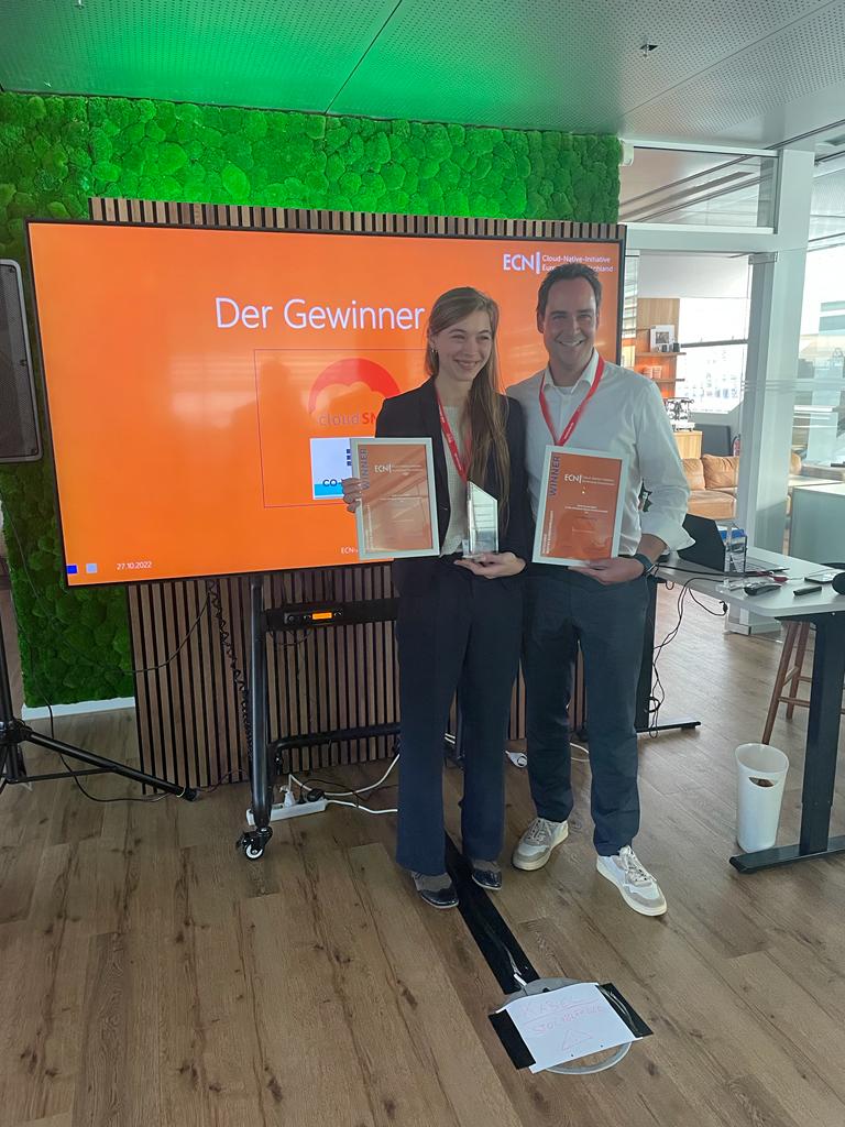 Die Entscheidung ist gefallen!!! 😍🥳👏🎉 <a href="/cloudSME_de/">cloudSME_DE</a> ist der Gewinner im Pitch um das beste #Kundenprojekt mit <a href="/emGORA_EU/">emGORA_EU</a> &amp; <a href="/CoVersatile/">CO-VERSATILE project</a> -Versatile beim <a href="/ECNSummit/">Enterprise Cloud Native Summit</a> in #Hamburg!!!!
Gratulation an <a href="/liz_ock/">Liza Ocklenburg</a>, die den Pitch für uns geholt hat! 👏👏👏
