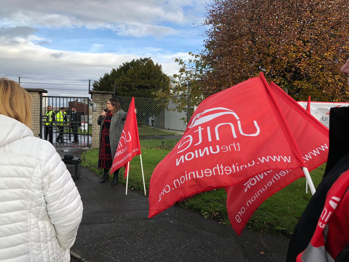 SupportStrike's tweet photo. 🚨DEMO DAY📢

Honeywell, don’t ease drop by the window. Talk to your staff who you are trying to force to accept a 0% pay rise. 

!SUPPORT THEM!
https://t.co/1NBsfmhvM0 https://t.co/lPtTZbbIQB