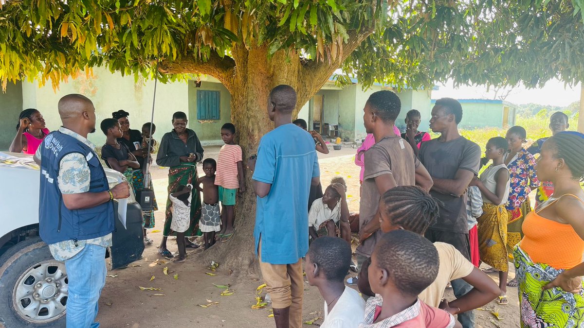 AmazingNasarawa's tweet photo. #HappeninginNasarawa WHO responds to the flooding situation in the State by conducting risk assessments, sensitizing displaced persons on hygiene, IPC, disinfection of drinking water and management of cases
#GPW13
#ProtectionfromHealthEmergencies
@CWarigon 
@WMulombo https://t.co/7iG7bLzHBp