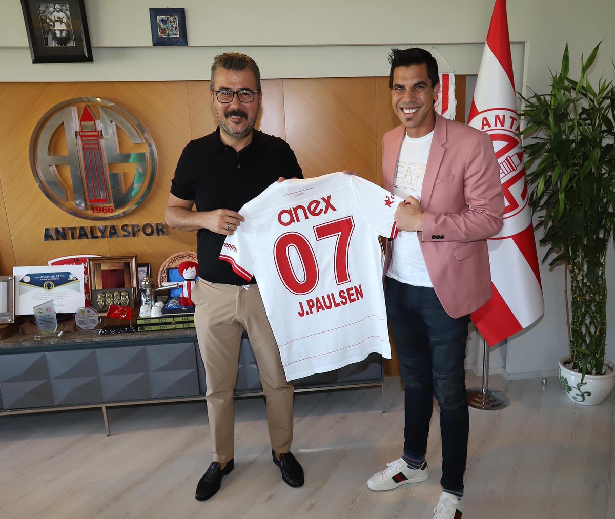 Football Stage tweet media