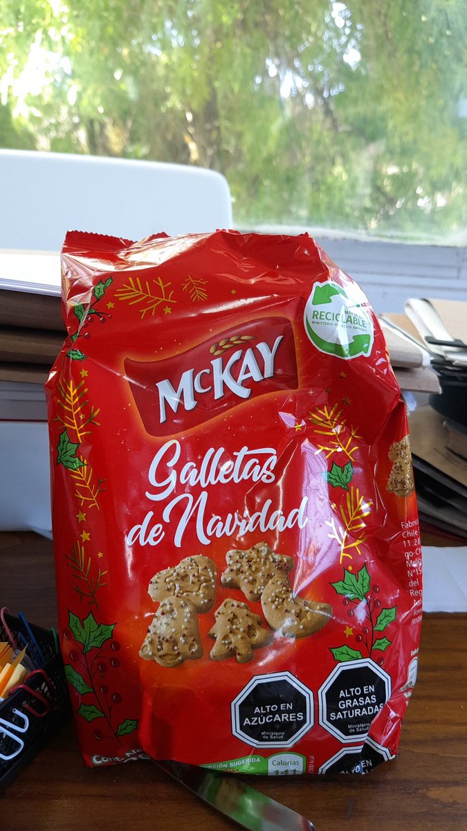 Un cafecito de Moka con mis galletas favoritas!! ❤️ Todo un año esperando que salgan a la venta! Pero vale la pena la espera.. me encantan!! 😍😍 #galletasdeNavidad