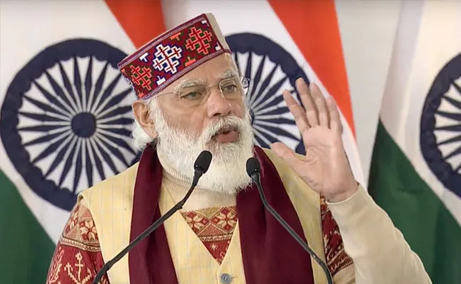 TruthSeeker_19's tweet photo. modi is 100% a freemason there's no doubt about that 
from wearing a baphomet cap to making masonic hand signs modi is in the exclusive club now https://t.co/CrTepb1DK0
