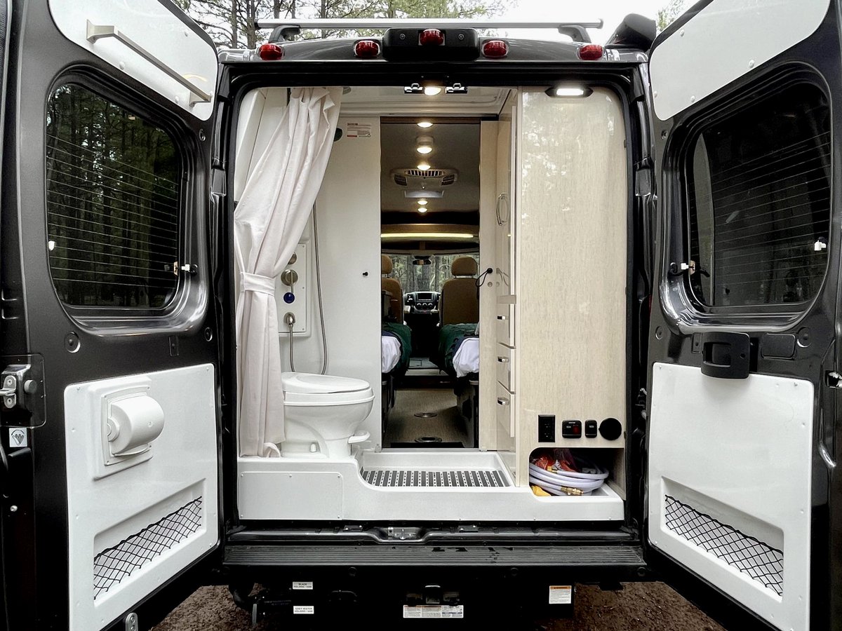 GoodSam's tweet photo. Your next trip will be EPIC in this 2021 Entegra Coach Luxury Camper Van from #GoodSamRVRentals 😇
𝗕𝗼𝗼𝗸 𝗻𝗼𝘄 on https://t.co/mSzqOiluMQ → https://t.co/86aQRZLyM6 https://t.co/Q8sZJh0gKI