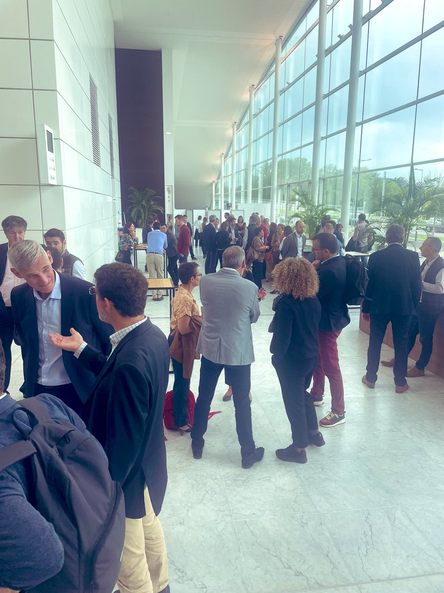 Aujourd’hui à bordeaux 250 collaborateurs de <a href="/suez/">SUEZ</a> étaient réunis pour échanger sur la nouvelle stratégie et la raison d’être du groupe en présence de <a href="/SabrinaSoussan/">Sabrina Soussan</a> et <a href="/PellegriniMaxi1/">Pellegrini Maximilien</a> Roadshow 2022, ensemble pour demain ♻️💧#CreatingCyclesForLife