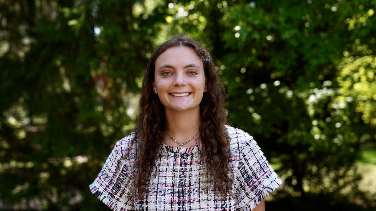 AmherstCollege's tweet photo. Congratulations to Sarah Edelson '23, who's been awarded 2nd place in the @eliewieselfdn's Prize in Ethics Essay Contest!

The contest challenges students to explore their moral compass and address the injustices that confront them in today's world. https://t.co/q9rt7kBJCW https://t.co/1Av3HlimQZ