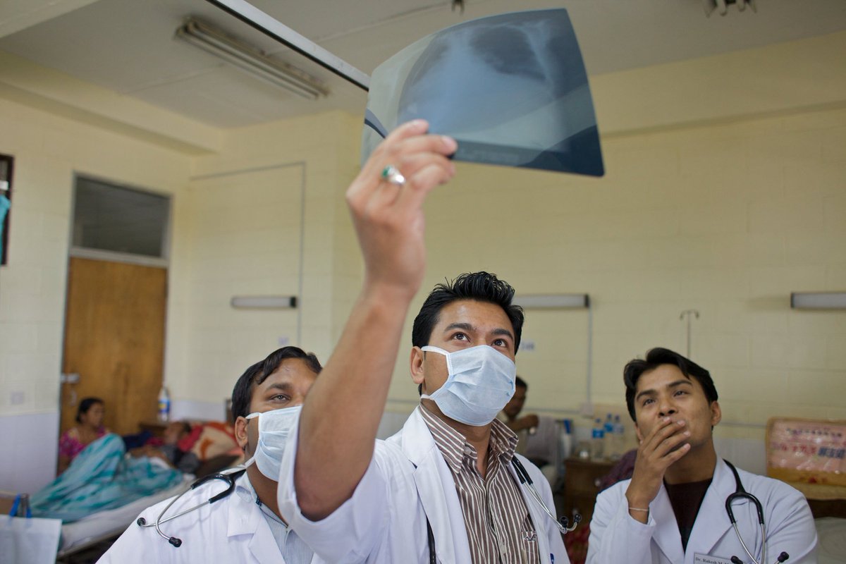 🆕 WHO 2022 Global TB report 🧵 For the first time in many years, an increase has been reported in the number of people falling ill with #tuberculosis (TB) and drug-resistant TB. 📌 bit.ly/3Fn2ALW