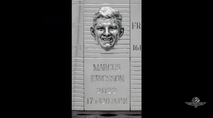 jagheterhelena's tweet photo. Chills! In the best kind of way! 🤩
@Ericsson_Marcus #ME8 
#Indy500 #borgwarnertrophy https://t.co/SA7UqmAtSz