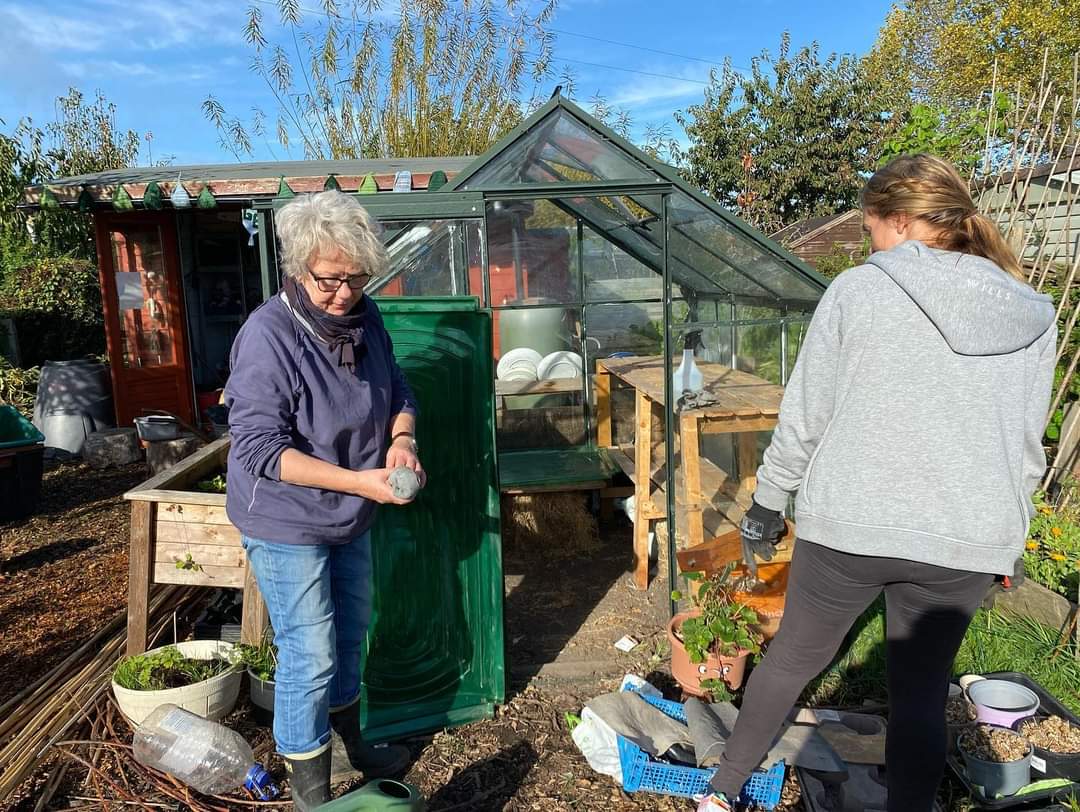 GrowEastbourne's tweet photo. It may feel like growing is slowing down, but for us things are ramping up. We have a full list of jobs on the blackboard and are firmly thinking ahead with thoughts on the next growing season. #groweastbourne https://t.co/GmgM0PvPKP
