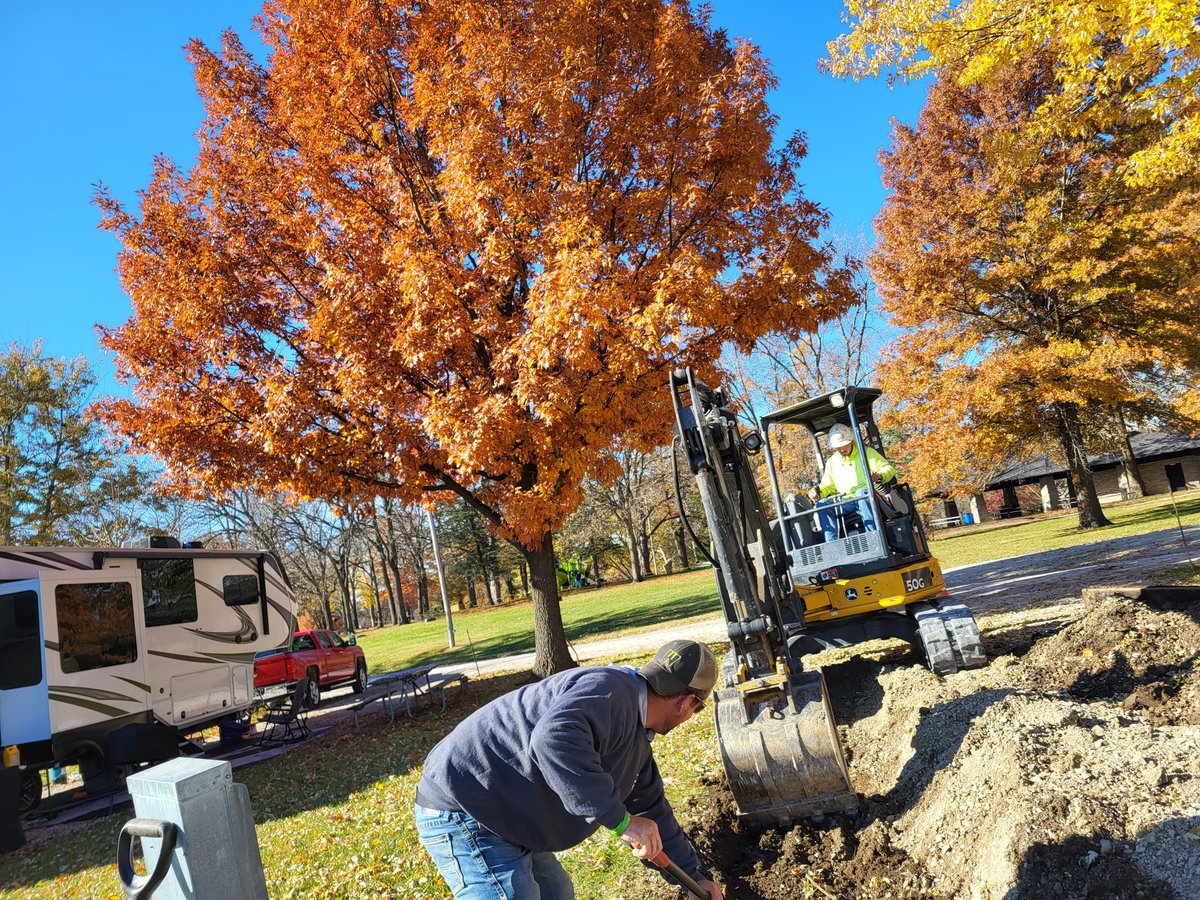 WPRDnews's tweet photo. Thank you to Winterset Municipal Utilities for assisting us in the renovation of our RV sites at City Park Campground! 
FUN FACT: This is our 2nd consecutive year of surpassing 5,000 nightly stays in our Campground which has a profound economic impact on our community! https://t.co/ZrVJ8wRlQb