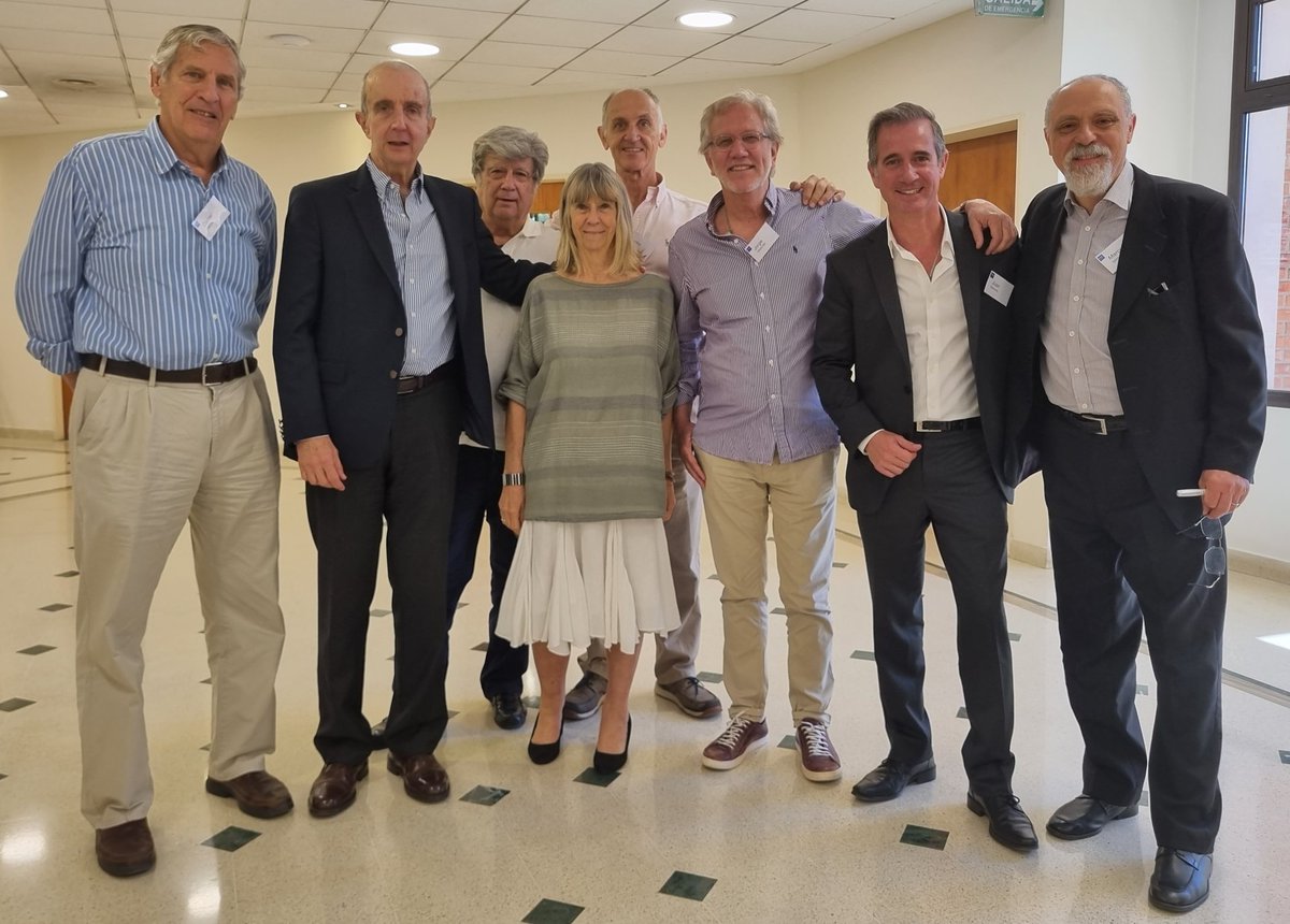 Una emoción TOTAL!!Final Naves 2022 escuchando a emprendedores de todo el.país!Más de 5000 emprendedores con 2000 proyectos, comenzaron en mayo este camino en el que <a href="/EmprendeIAE/">EmprendeIAE</a> junto a nuestra maravillosa Red de Apoyo los acompaña,los forma,los mentorea.